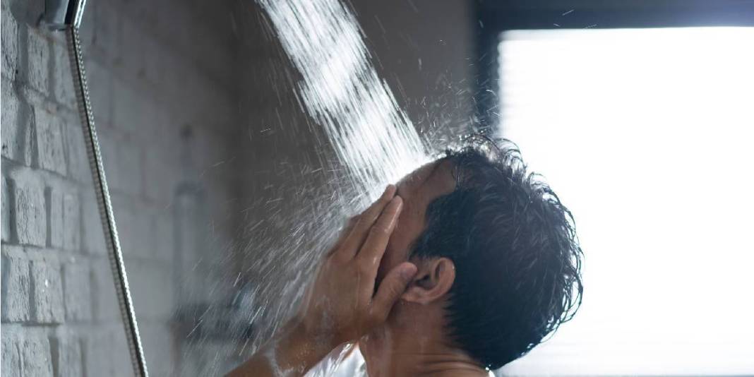 'Ne alaka?' demeyin! Uzmanlar araştırdı, sonuç kanıtlandı: Bu saatte duş alan başarıyı yakalıyor 2